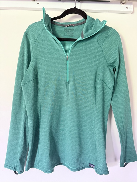Patagonia Sweaters - Patagonia Women's Teal Quarter-Zip capeline base layer